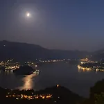 Tre Finestre Sul Perledo